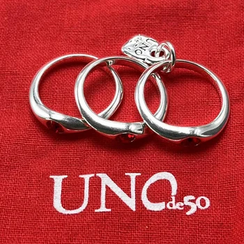2023 UNOde50 Европа и Америка Высококачественное Изысканное женское кольцо с тремя кольцами и красным камнем, праздничные украшения, подарочный Пакет1