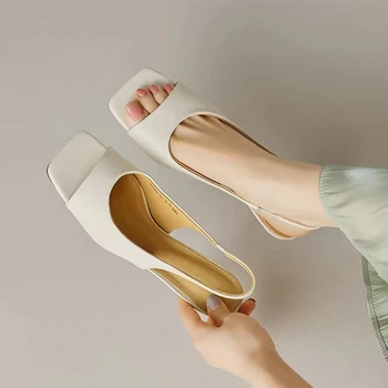 Корейская версия, женские босоножки на тонком каблуке с квадратным носком, новинка 2023 года, модная повседневная Простая универсальная однотонная женская обувь летнего сезона
