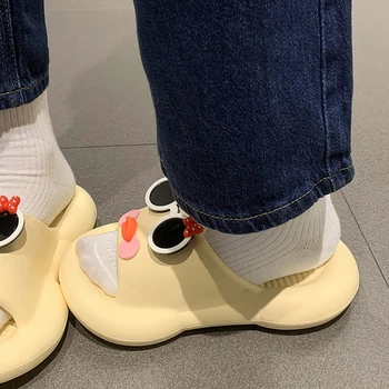 Трендовые женские тапочки на платформе, Новые модные нескользящие тапочки для ванной с открытым носком, обувь для женщин, легкая повседневная обувь, сандалии из ЭВА